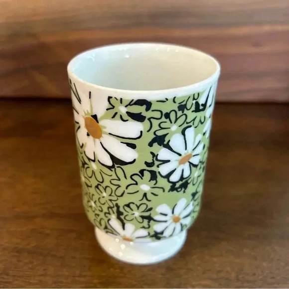 Vintage Footed Pedestal Coffee Mug 8 oz Retro Floral Green & Black JAPAN EUC - Picture 4 of 8